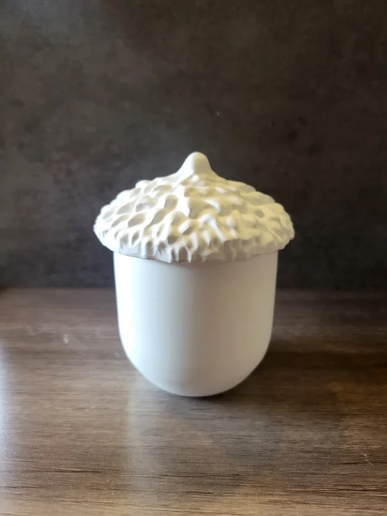 Acorn Pot